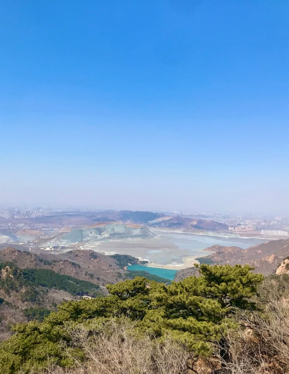 ddalgihoilc's tweet photo. 小时候总是在想山的那便是什么，现在知道了，山的那边还是山，哈哈 https://t.co/YlGkr1i96q