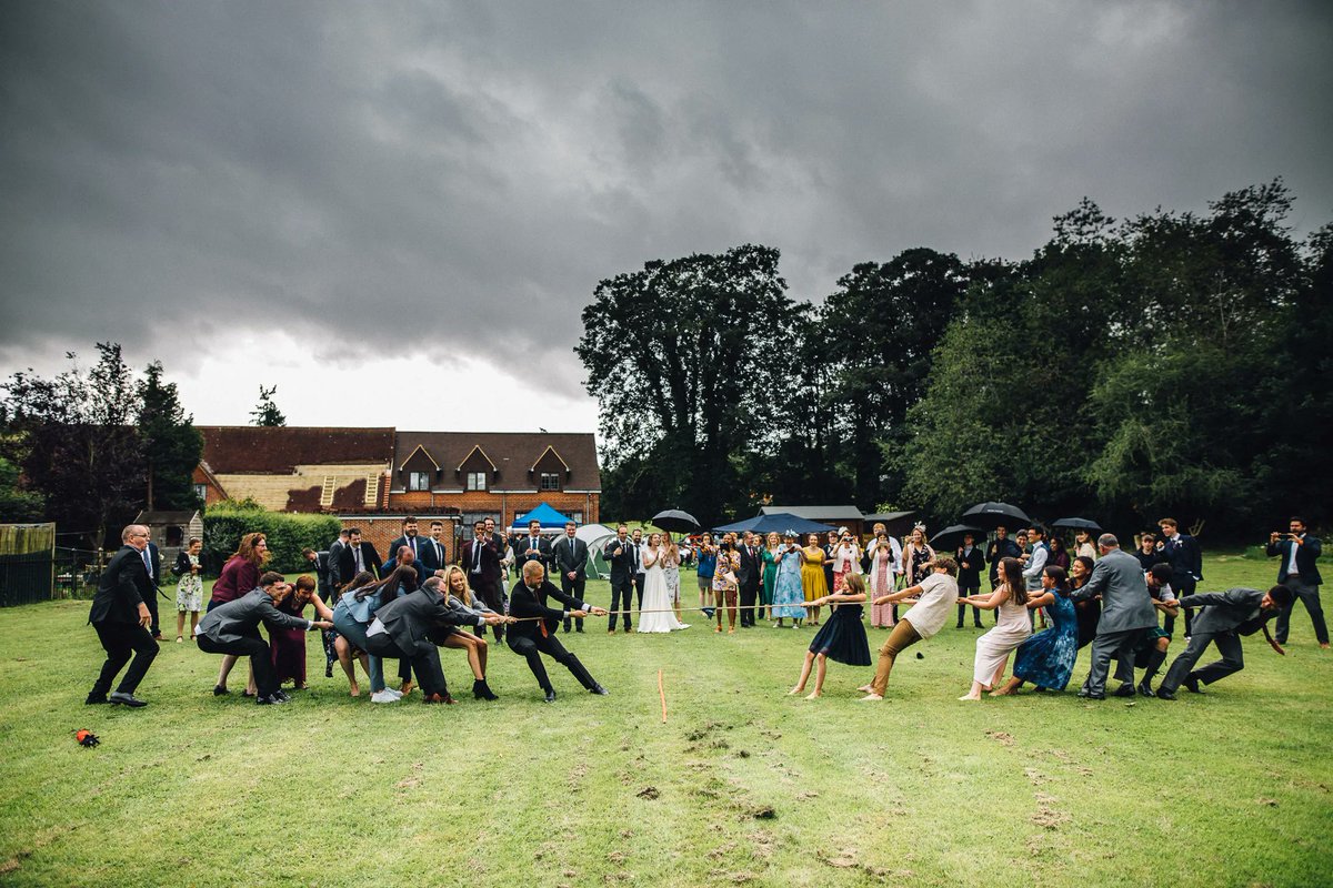 MBHWeddingPhoto's tweet image. Tug of war

#wedding #weddingphoto #weddingphotographer #weddingphotography #documentaryweddingphotography #documentaryphotographer