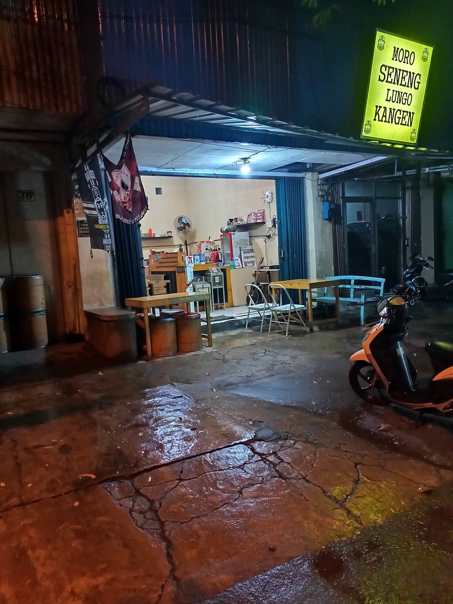 harryblackcoffe's tweet photo. Buat mutualanku yg dsolo dan sekitarnya,hyukk mampir di @warkopMasBoy jl.rajiman no.319 (200m dr hotel lampion pasar kembang) https://t.co/4onnyFx5by