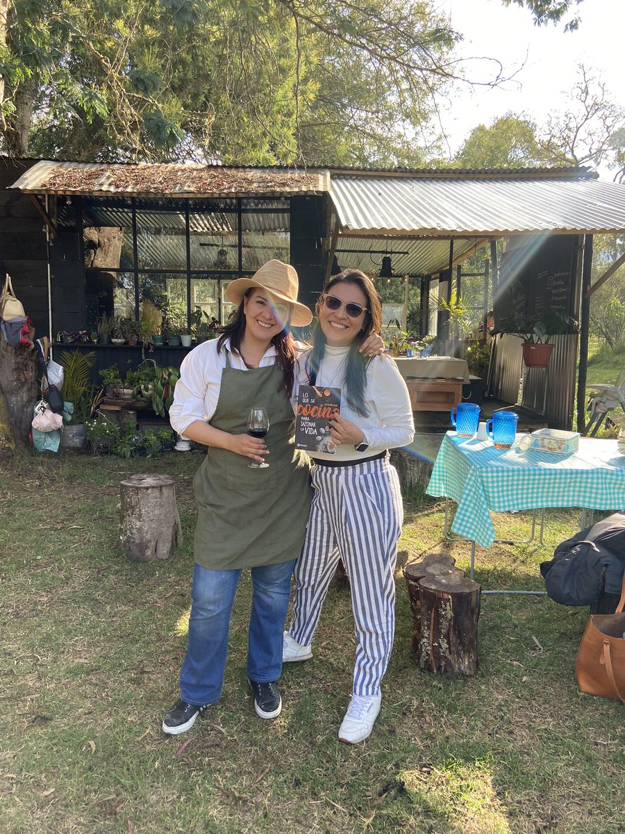 paitorios's tweet photo. @Catalba en #forestkitchen hermoso todo! https://t.co/NpeZ7d73F7
