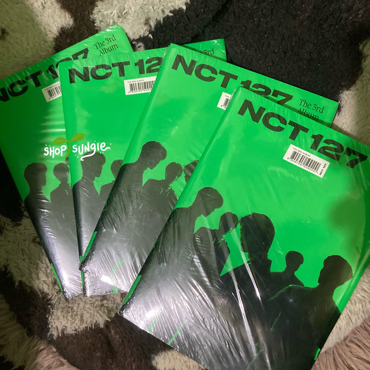 shopsungie's tweet photo. 🧸 wts lfb ! sticker sealed album sticky ver. | #ssungiesales

— ₱410
— onhand, need ko na mag declutter ng sealed album here !
— payo / 2 days res.
— rcbyt ! 

nct album pc ph nct 127 https://t.co/s2hex7V2TD