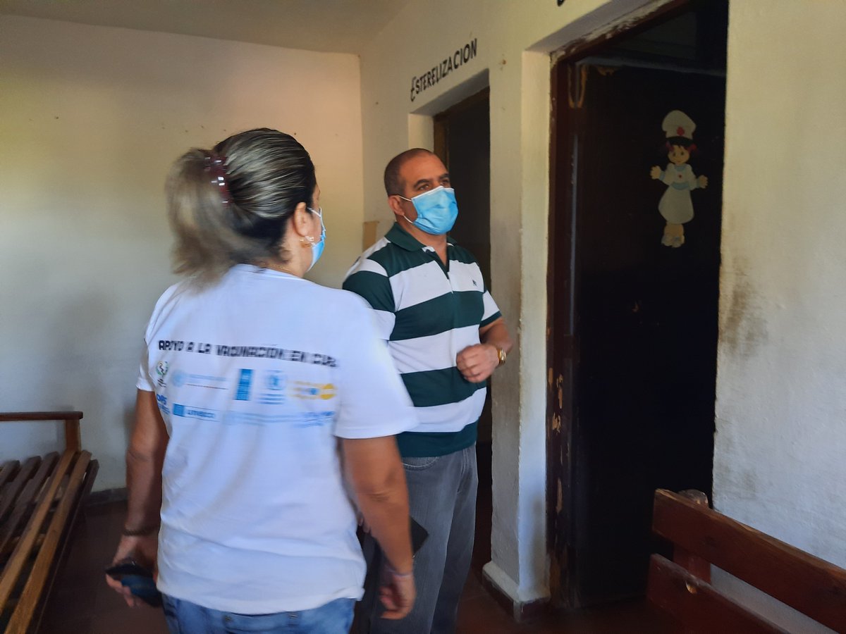 SaludDPinar's tweet photo. Labores de higienizacion y limpieza en el CMF #148 y 149 Reparto  Comandante Pinares municipio  #PinardelRío con una población general de más de 2 mil habitantes
 #Salud presente #VamosConTodo #Cuba #CubaVive #CubaPorLaVida #PinardelRíoPorLaVida https://t.co/KpQYpWEOFO