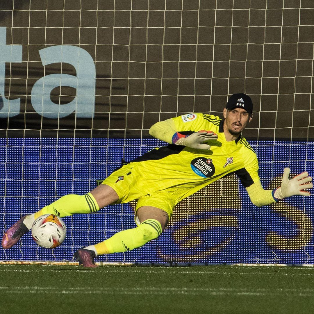 RCCelta's tweet photo. 𝐏𝐫𝐨𝐟𝐞𝐬𝐨𝐫: El examen no va a ser tan difícil

𝐄𝐥 𝐞𝐱𝐚𝐦𝐞𝐧: ¿Quién de los dos es Benji?

@DituroMatias #CeltaRealMadrid https://t.co/3tgngGm2ZB