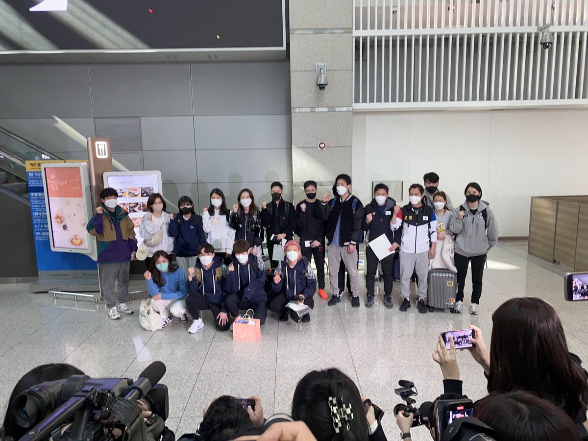 dalbit0101's tweet photo. 220403 꽉잡아윤기 커뮤니티 업데이트 
#쇼트트랙 #곽윤기 #김아랑 #김동욱 #이준서 #박지윤 #서휘민 #최민정 #한승수 #박인욱
https://t.co/uEmUNQDiBS https://t.co/gBktwDsu9P