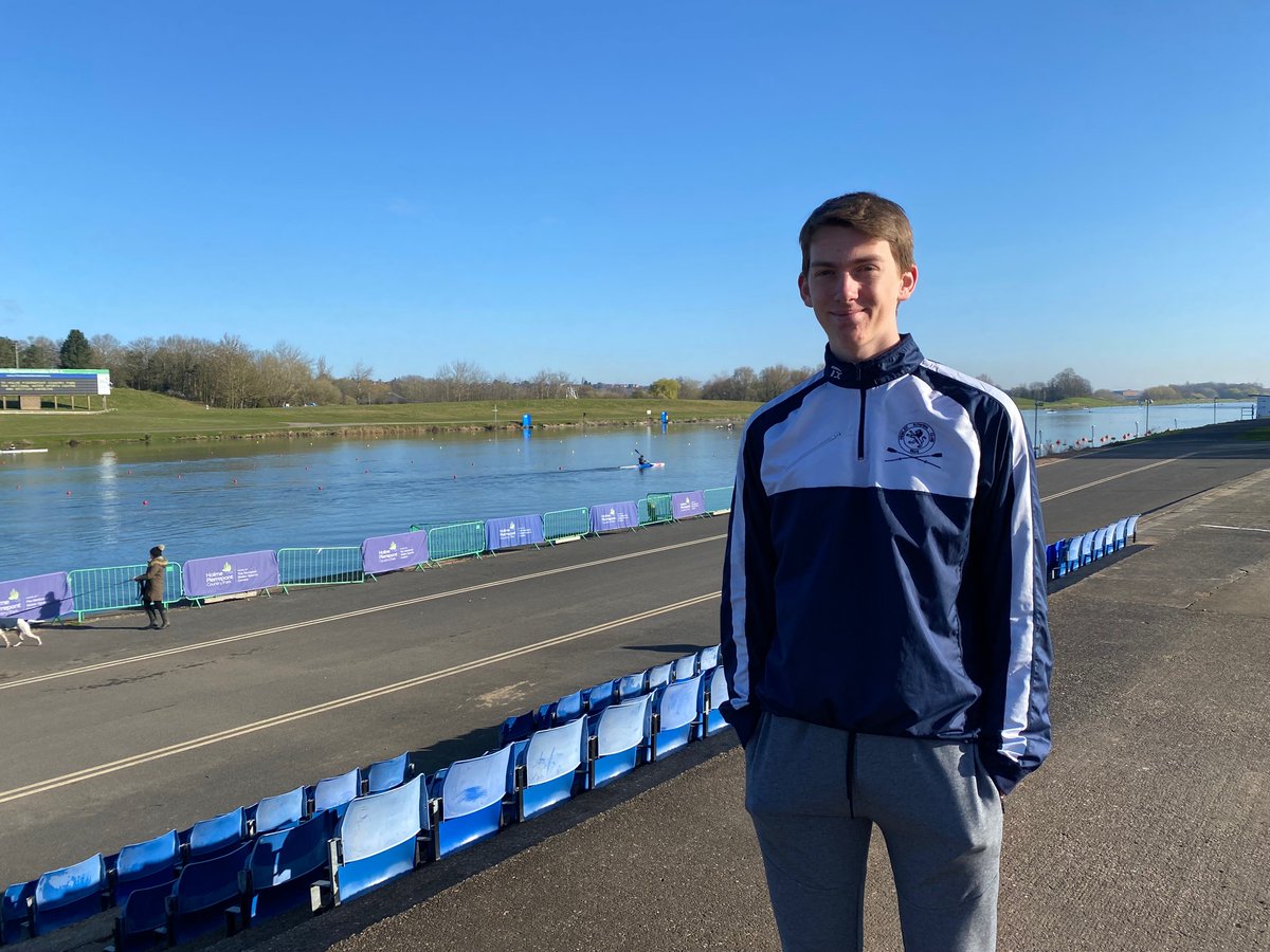 RowJenkins's tweet image. All smiles! First GB Junior rowing squad camp in Nottingham this weekend! Great weather for it! #juniorrowing #happyrowers #GBjuniors #rowing #henley #woky @LPSport @LPSchool @WokinghamToday