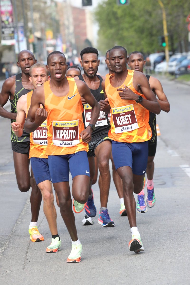 milanomarathon's tweet photo. Who will be the king of 2022 milano marathon between them?!

📸: @PhotoColombo

@telepass 

#MilanoMarathon https://t.co/geVhhAikMV