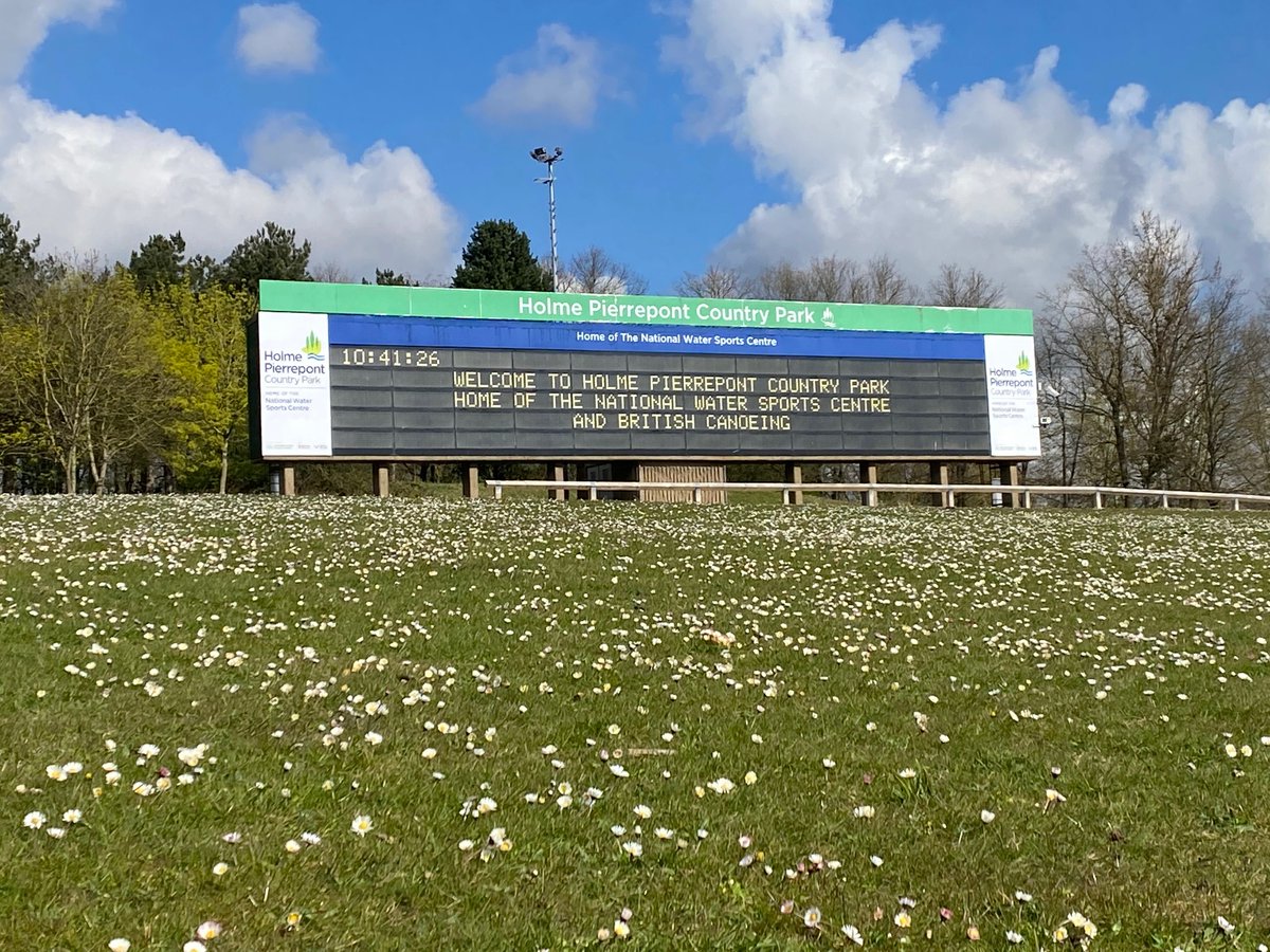 RowJenkins's tweet image. All smiles! First GB Junior rowing squad camp in Nottingham this weekend! Great weather for it! #juniorrowing #happyrowers #GBjuniors #rowing #henley #woky @LPSport @LPSchool @WokinghamToday
