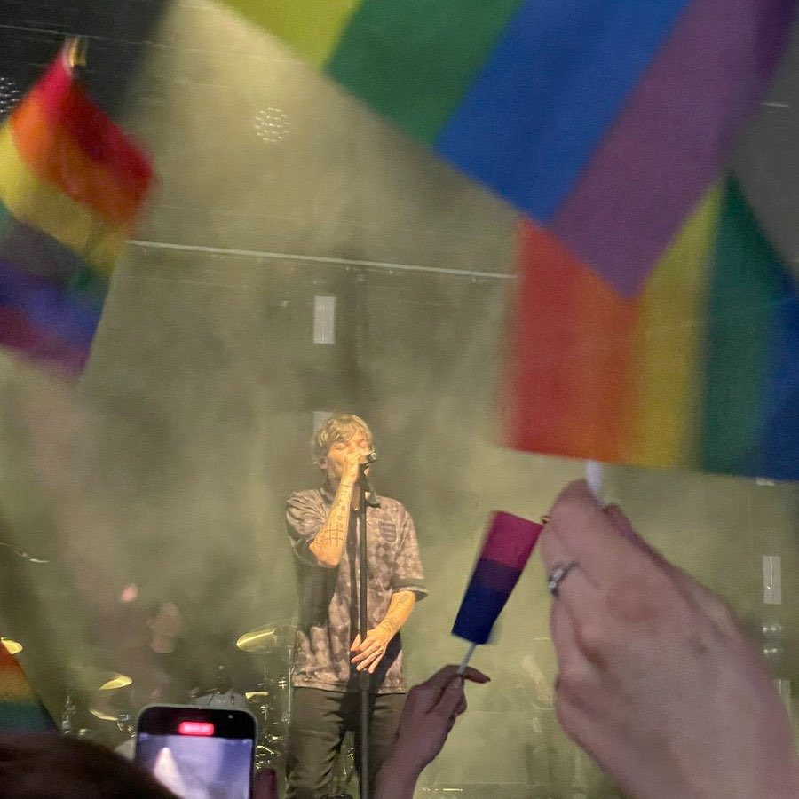 BestLTWT's tweet photo. 📸 | Louis a few days ago surrounded by pride flags in Prague. #LTWTPrague 

creds: @/lpatriciaaa1 https://t.co/GoK9WgB4KQ