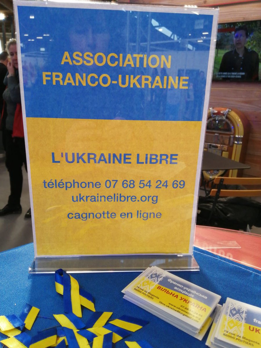 L'#Ukraine Libre est présente ce dimanche sur le stand #Poitou à Proxi'Loisirs au Parc des Expos de #Poitiers pour présenter son association. #solidarité 🇺🇦🇫🇷🇪🇺