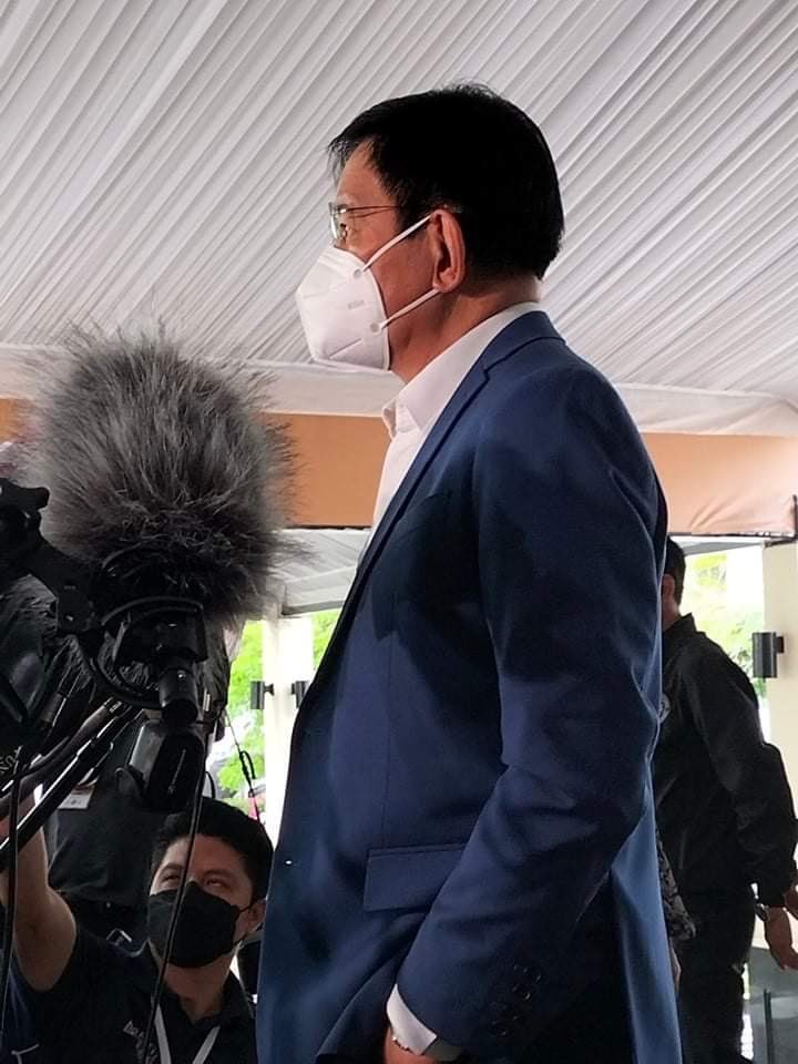 mb_anldvr's tweet photo. Presidential candidate Senator Ping Lacson is also present for the Comelec's 2nd presidential debate. (📸: Comelec) @manilabulletin https://t.co/Ei71eVI14i