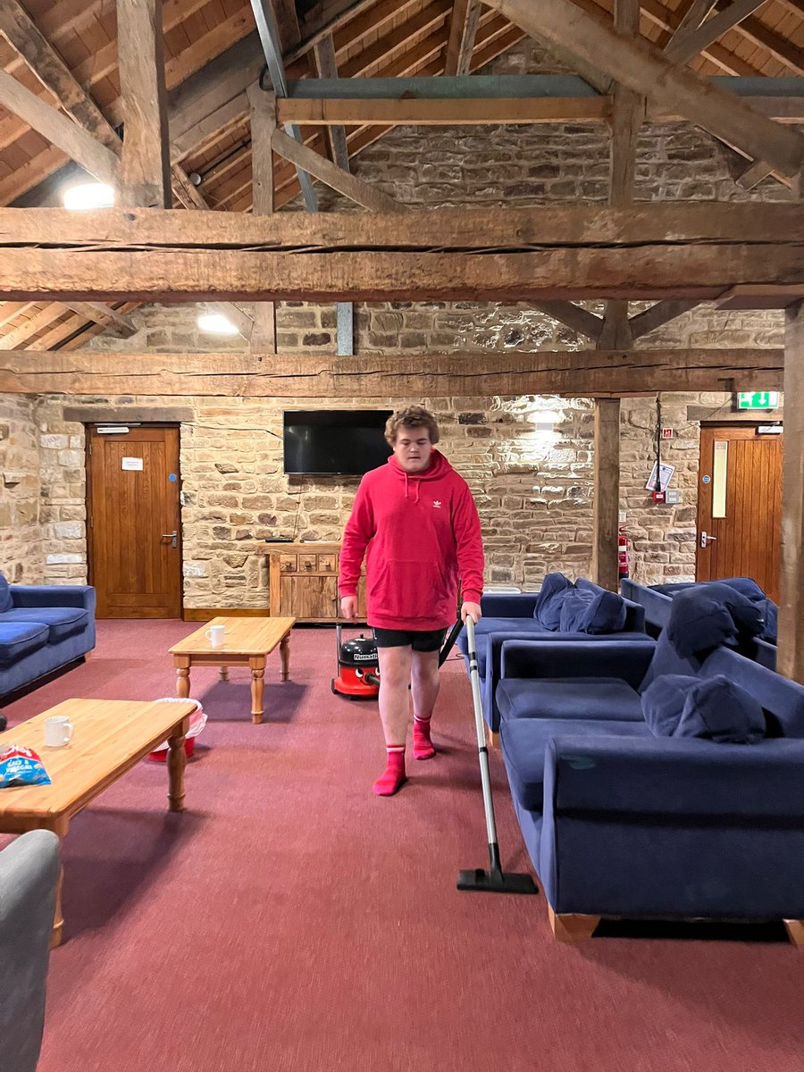 PATKingsSchool's tweet image. Lots of activity @HerdFarm this morning - hitting targets, giving each other #archery advice, cleaning the shared area and revising! 🏹 📚 👬 It’s certainly been an action-packed #revisionweekend! #ThisIsKings