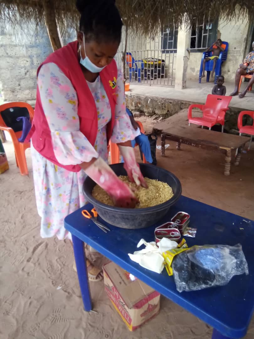 action_edo's tweet photo. Sensitization and Bait preparation by WHO Official and LGA team during Deratization activities in Uhonmora ward of Owan-west LGA.
#Lassafeverispreventable #LassafeverOBR https://t.co/hz12YLDpUW