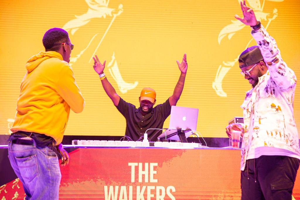 theonlyjaluo's tweet photo. It was 🔥🔥🔥🔥 #TheWalkerTour with @naviomusic @missdeedan @TimothyCODE Queen Mama @Ksheebah1 @djSlickS 
#IamWalker
@johnniewalkerug 
#PaidPartnershipWithDiageo
#AYEEYA https://t.co/VXNvQBhguE