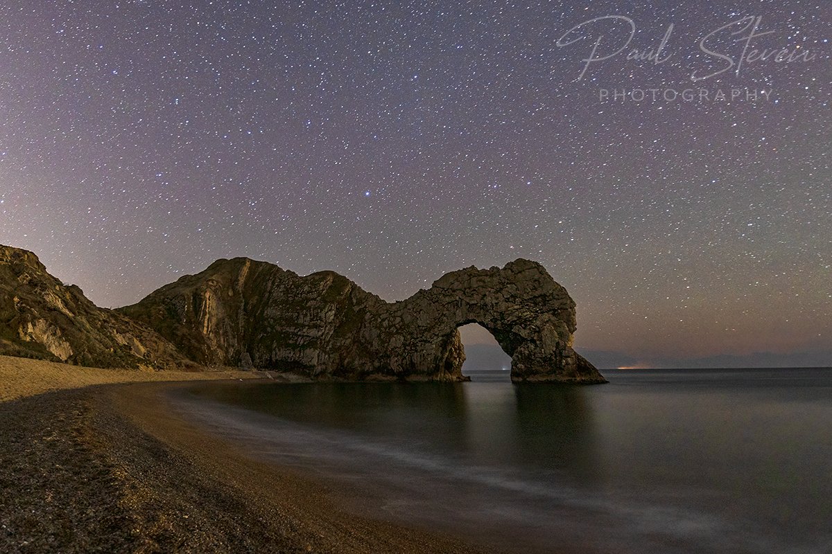 pstevenphotos's tweet photo. A wee trip to Durdle Door in Dorset for night photography. I am sure if I had stayed longer I could have captured the milky way but long drive back and it was not very warm.  #durdledoor #dorset #lulworth #jurassiccoast #limestonearch #arch #beach #nightphotography https://t.co/wAuqtooDz4