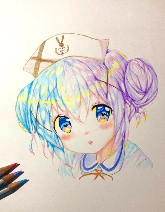 チノちゃん💙💜描いてみました

毎年エイプリルフールのごちうさ公式は見逃せないですね💕!
私的に大好きな声優さんがごちうさに〜🥺🙌))

興奮してごちうさキャラを描きたい気分になったので勢いで(〃ω〃)

♡RTよかったら🙇‍♀️
りぷフォローもお気軽に✨
#模写 
#ごちうさ 
#色鉛筆 