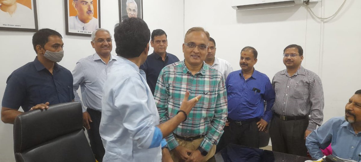 aftab_khan68's tweet photo. Meeting with Shri Pankaj Singh , 2nd time BJP MLA and S/o Shri Rajnath Singh, Hon'ble Minister from Defence from Noida on BSNL and cadre issues. https://t.co/E541amFUG9
