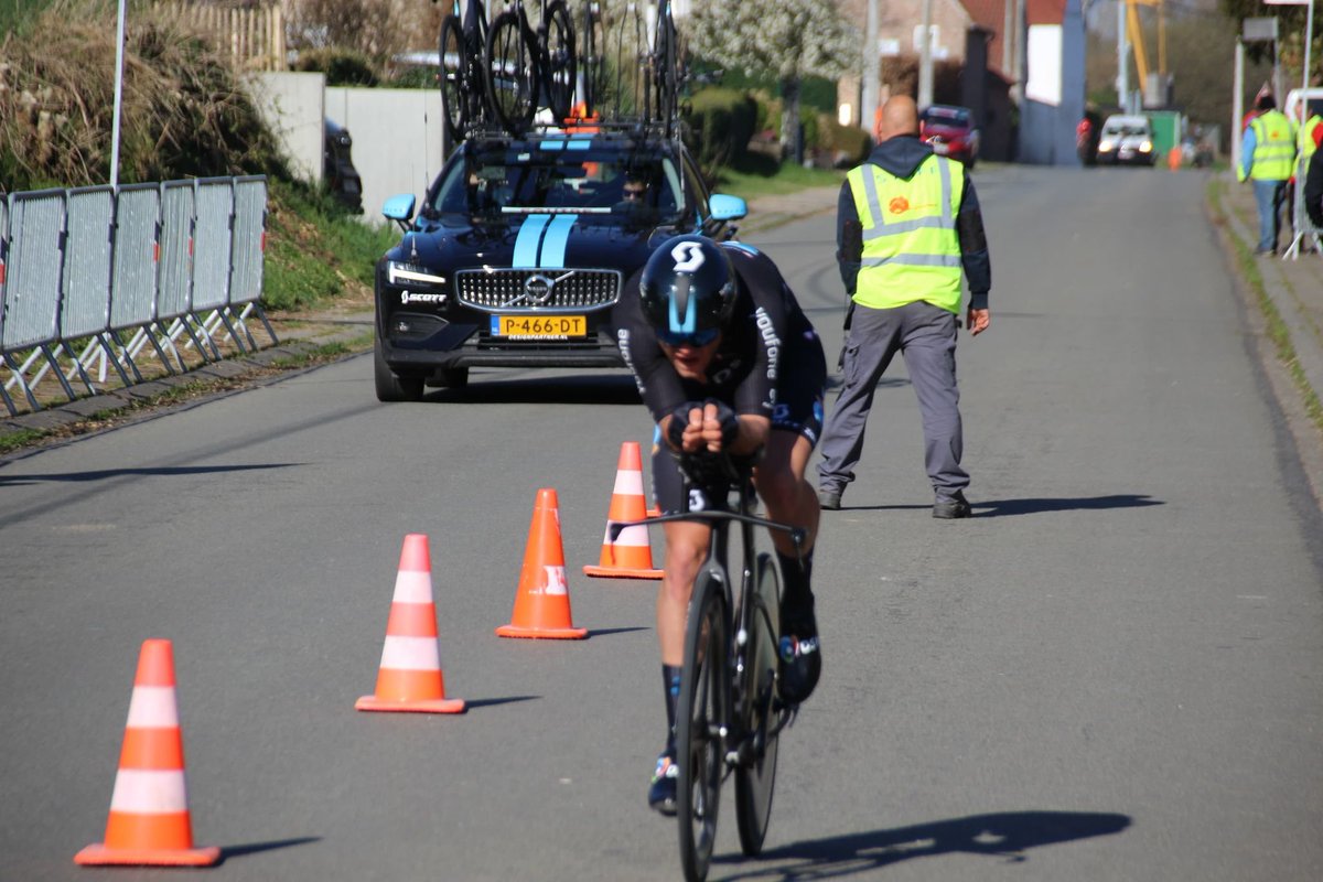 #TMC2022 🇧🇪

Victoire de 🇮🇹 Lorenzo Milesi sur le chrono ! Très grosse performance et déjà 2ème succès pour lui sur ce Triptyque 👏 Du côté français gros chrono d'Enzo Paleni qui défend honorablement sa place au CG. Place à l'étape reine cette après-midi.