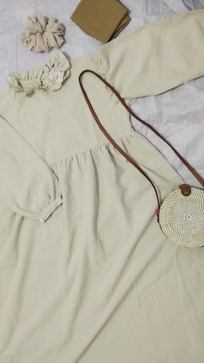 siapayaaa65's tweet photo. Aku udh beli baju ini aslinya cakep banget
Shally midi dress ruffle
Idr 179.000
Bahannya linen ada saku kanan nya kalian harus banget beli guysss
4,9⭐️
https://t.co/kBjlcAQH1f https://t.co/YxhLKgO4zW