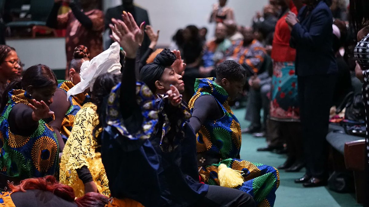 TempleofPraise_'s tweet photo. Let everything that has breath join us today for an awesome worship experience! 
.
. 10a | 12pm 
.
#thetempleofpraise #bishopstaples #pastorstaples #washingtondcchurch #dmvchurch #praiseandworship #preaching
#worship https://t.co/1PrnRD799A
