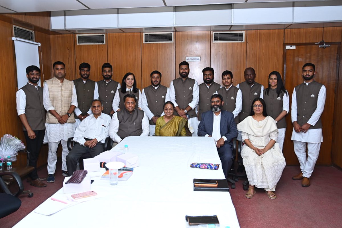 mit_sog's tweet photo. #MITSOG's MPG 17th batch students interacted with Dr. @meira_kumar - Former Speaker, Lok Sabha on Day 10 of National Study Tour 2022
#CareerinPolitics #NationalStudyTour https://t.co/iwxEe51THX