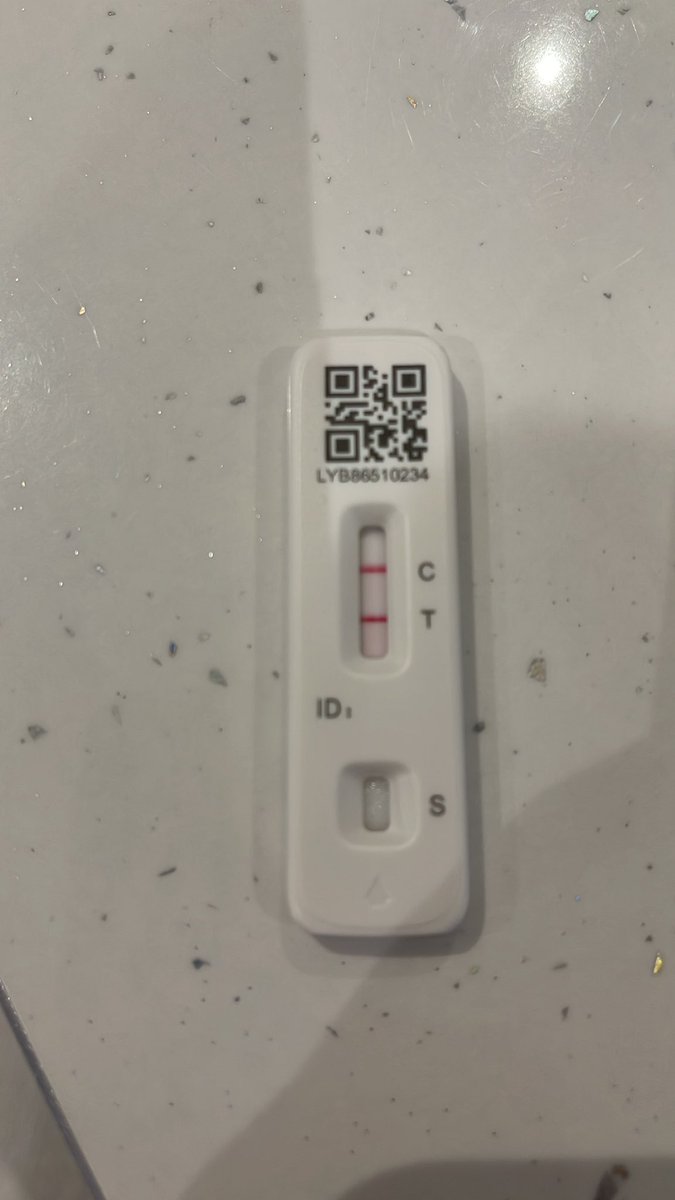 leannehobin's tweet photo. So after avoiding it since it started….this appears today!!! Banished to the bedroom and not able to cuddle my babies 💔😓💔😷🦠😢 #CovidIsntOver #covid #positivetest #ijustwantcuddles https://t.co/Apq5mill41