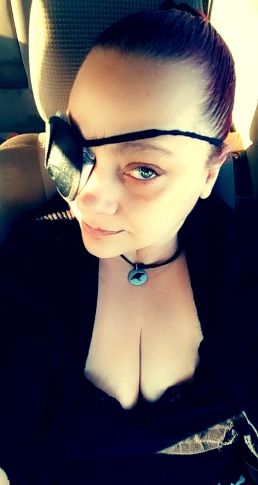 michellenolde33's tweet photo. Light sensitivity has gone down dramatically. Still blurred vision. 4 drops x minimum 5 minutes apart x max 12 times a day. Phone still reading for me and voice to text frustrating. Recommendations? #eyecare #ulcereye #visionassistedhelp https://t.co/T5jaCoslIW