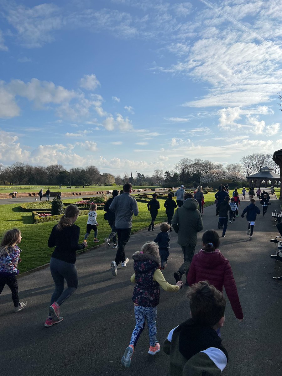 Well done to all our juniors today and it was really great to see lots of new faces joining us to run, jog, walk and skip around Stanley Park!