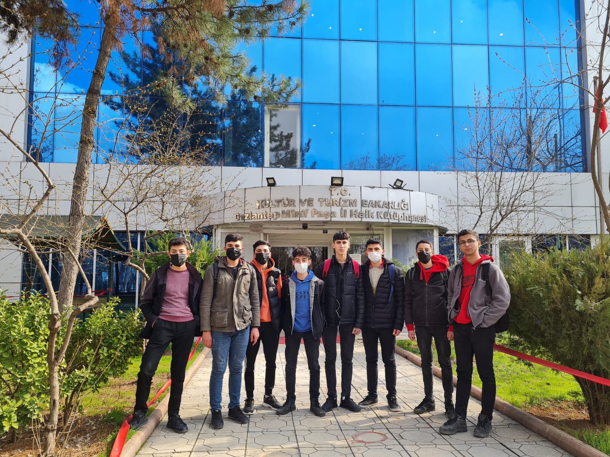 MtalHoroz's tweet photo. 58. Kütüphane Haftası kapsamında okulumuz öğrencileri öğretmenleri eşliğinde Gaziantep Münif Paşa İl Halk Kütüphanesine ziyarette bulunup kütüphane üyeliği işlemlerini gerçekleştirdiler.

#HorozMtal
#kütüphanelerhaftası
#kütüphanedehayatvar https://t.co/6KoroSIlCd