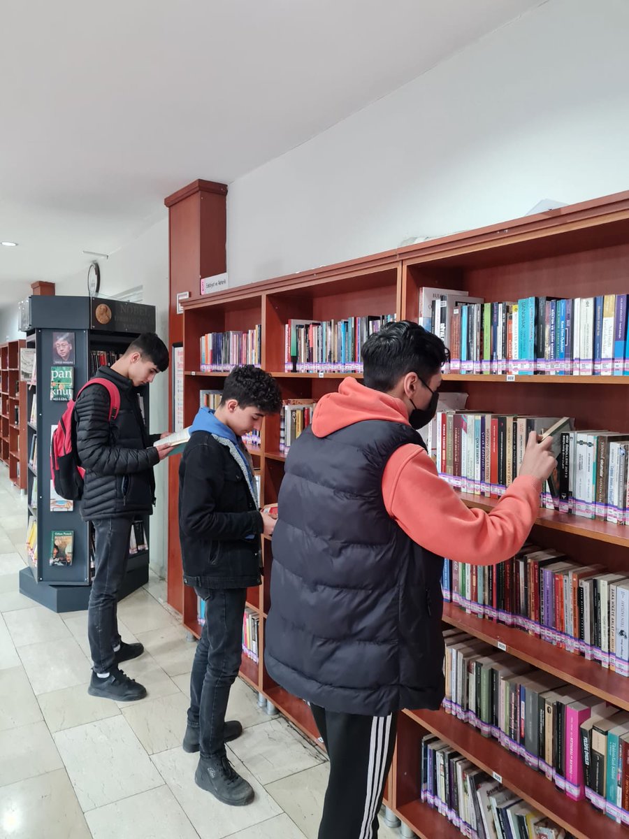 MtalHoroz's tweet photo. 58. Kütüphane Haftası kapsamında okulumuz öğrencileri öğretmenleri eşliğinde Gaziantep Münif Paşa İl Halk Kütüphanesine ziyarette bulunup kütüphane üyeliği işlemlerini gerçekleştirdiler.

#HorozMtal
#kütüphanelerhaftası
#kütüphanedehayatvar https://t.co/6KoroSIlCd