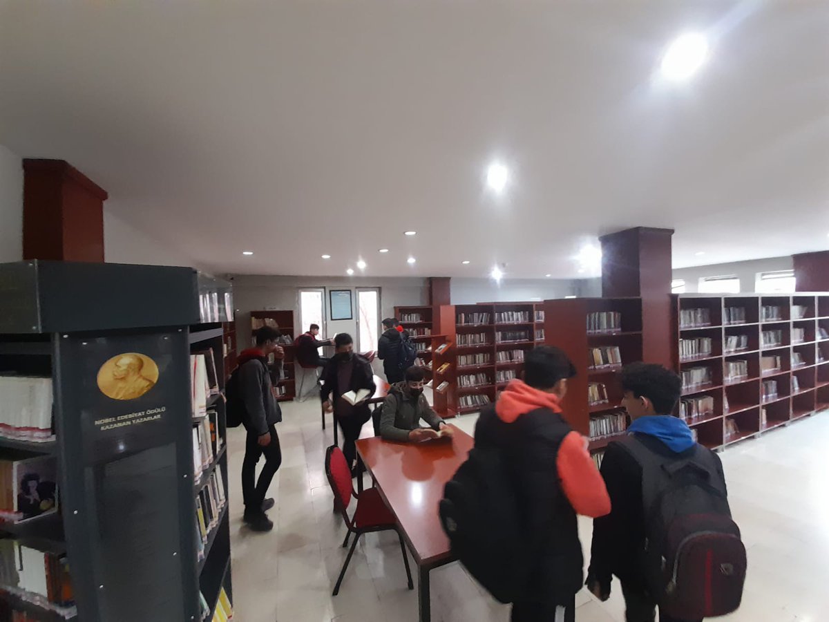 MtalHoroz's tweet photo. 58. Kütüphane Haftası kapsamında okulumuz öğrencileri öğretmenleri eşliğinde Gaziantep Münif Paşa İl Halk Kütüphanesine ziyarette bulunup kütüphane üyeliği işlemlerini gerçekleştirdiler.

#HorozMtal
#kütüphanelerhaftası
#kütüphanedehayatvar https://t.co/6KoroSIlCd