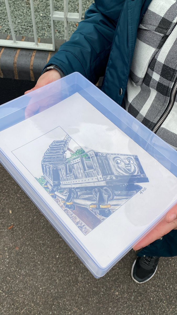 Theme park review is here shock huge fan good news I brought my artwork too!! Will see him and gift away!! Four drawing in box <a href="/ThemeParkReview/">themeparkreview</a>  I not expect this wow