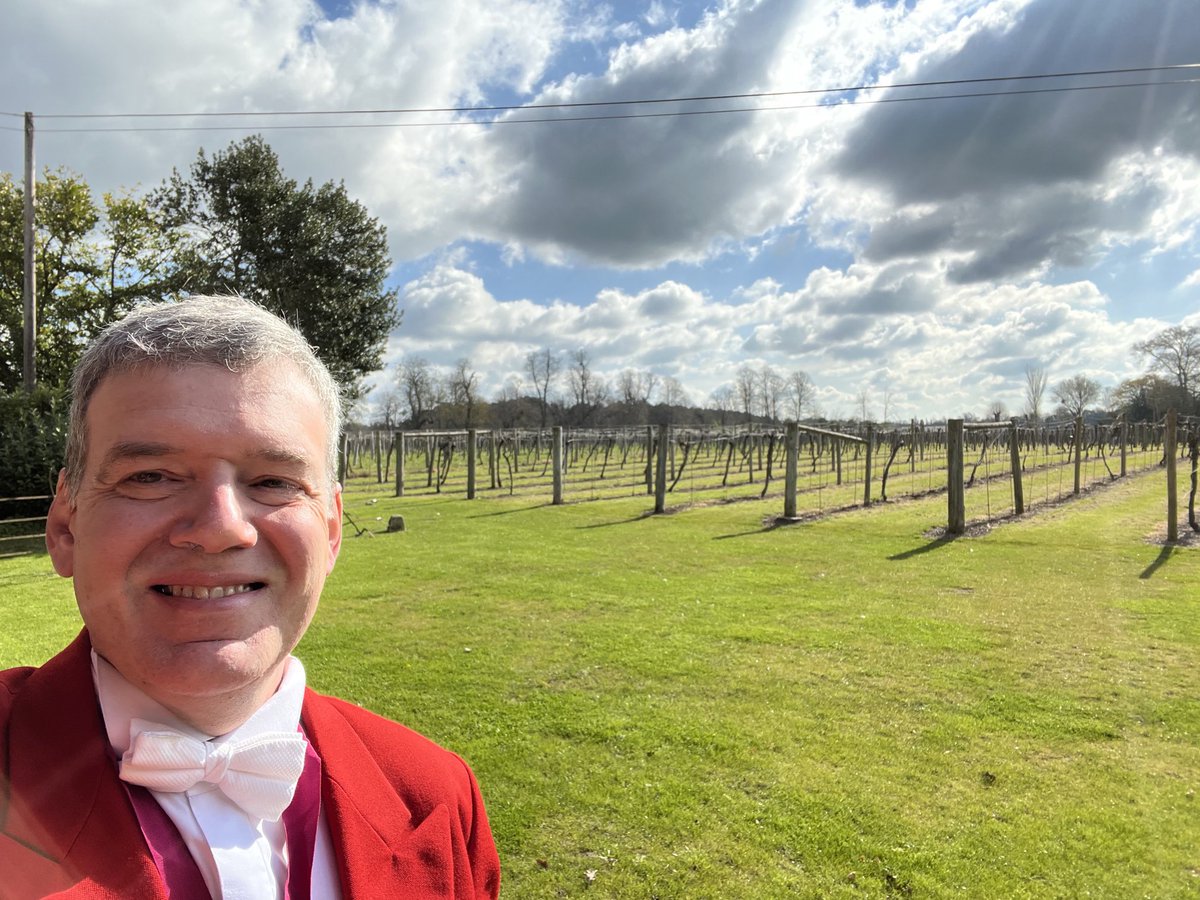PodestaTim's tweet photo. #toastmaster @stanlakepark ready for a great #weddingfair with @berkshireweddingfairs the last of the season ⁦@stanlakepark⁩ ⁦@BerksWedFairs⁩ https://t.co/kySqJ4RYjw