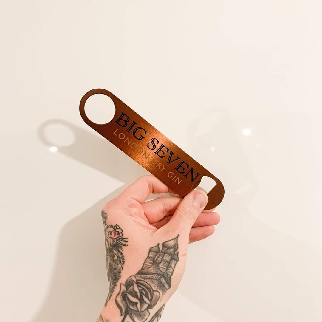BigSevenGin's tweet photo. 🍾Enjoy popping bottles? We got you g🍾

Life’s busy and sometimes you need to pop a beer or tonic on the go, let us step in and help with the new Big Seven Keyring. ALSO, for the professional bottle poppers (+ people with home bars) we’ve got the Big Seven Bar Blade in copper. https://t.co/AQ0PXsbteG