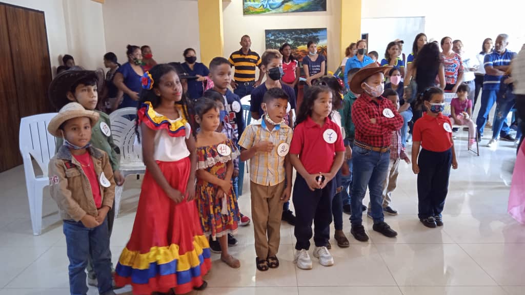 mippci_ven's tweet photo. #3Abr  |🇻🇪📢 ¡ETIQUETA DEL DÍA! ▶️

#TalentoDeCorazónInfantil2022 

¡Venezuela en lo alto con Corazón Llanero! https://t.co/VRTkYeHlZ3