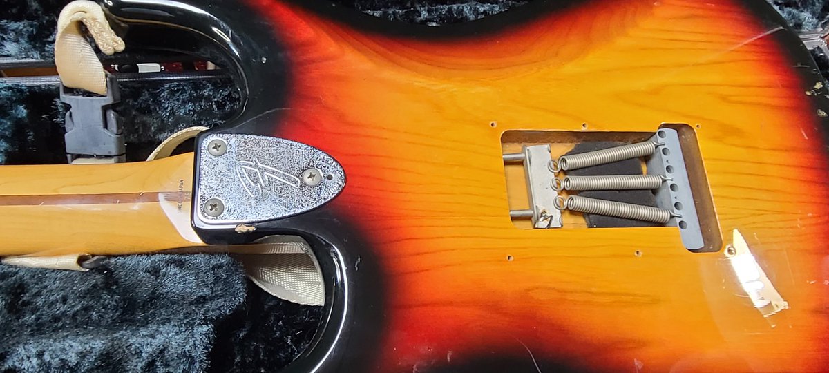 kissy_web's tweet photo. マイギターコレクション
Fenderjapan
CST-50M E-Serial
#my_guiter_collection
#fenderstratocaster
#fenderjapan
#ESerial
#japan_vintage
#mij
#guitar
#guiterist
#ギターコレクター
#ギターマニア
#改造ギター https://t.co/A0oV5iyvUe