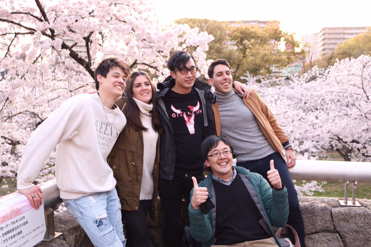 Had my first hanami yesterday‼️🌸

Been to Japan FOUR times now so it’s about time 😤 ps: my coworkers are EXTREMELY soft and uwu 🥺🤧

#lifeinjapan #sakura #cherryblossom #japan #花見  #桜ノ宮