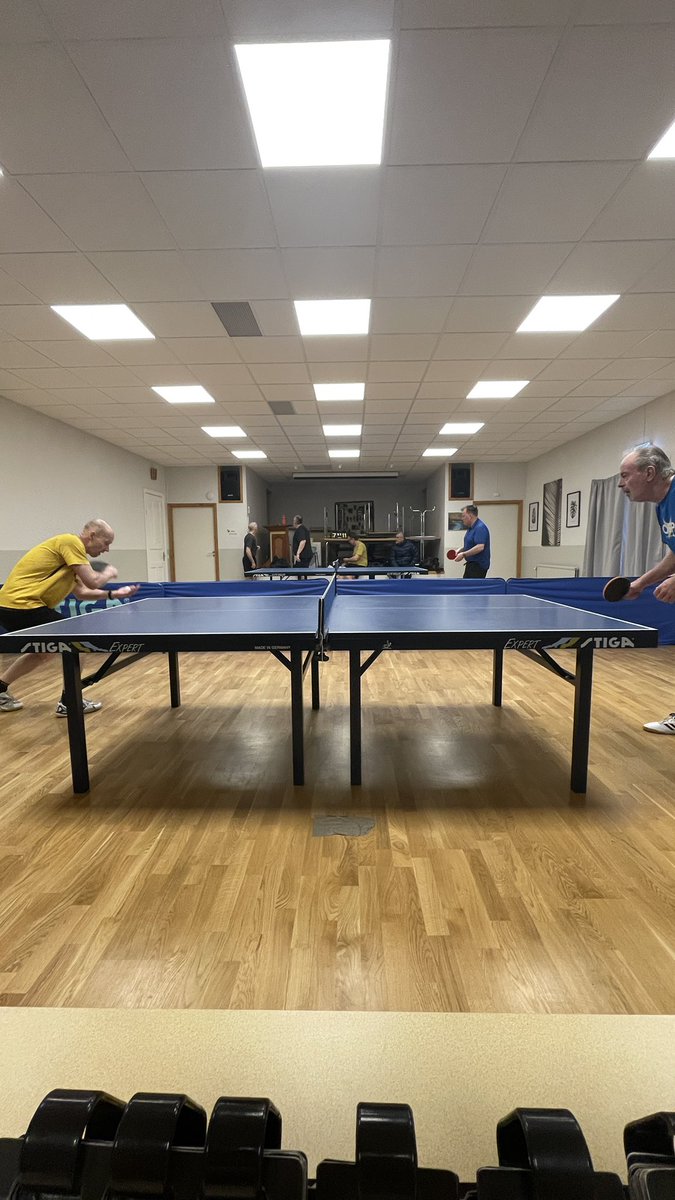 Vi är igång me singelspelet.

Grupp 1: 
Åke
Sivert
Ola
Magnus

Grupp 2:
Tommy
Palle
Jocke
Oscar

Ettan och tvåan i varje grupp går te semifinal.