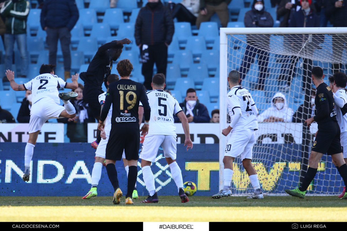 calciocesenafc's tweet photo. 🤝 @twt_it è Match Sponsor di #CESENT

🔝 Già #TopPartner del club bianconero, accompagnerà l'ingresso in campo delle due squadre nella sfida di questo pomeriggio all' @orogelstadium 

➡️ https://t.co/AJa3QeyTVN

#Twt #MatchSponsor #CesEnt https://t.co/jZdwmo9pQa