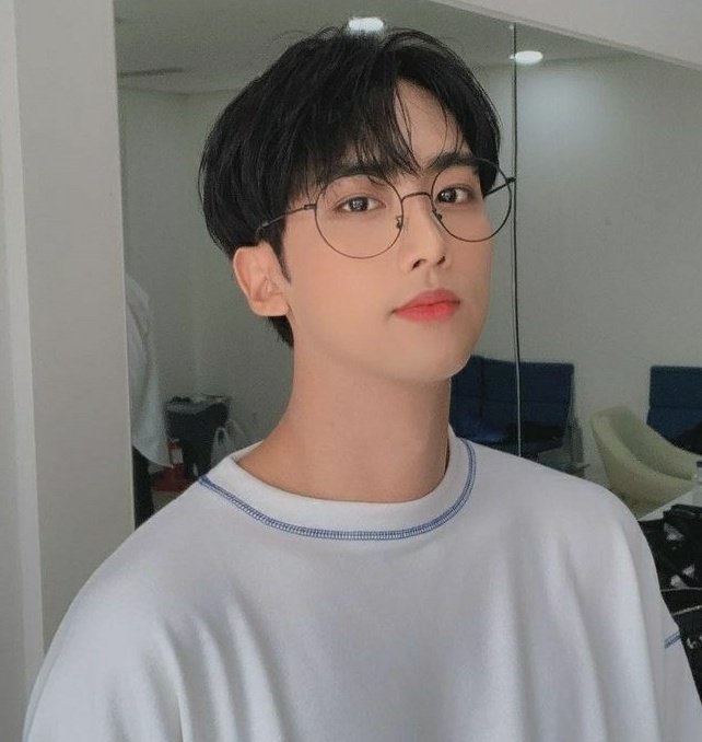 1794na's tweet photo. I hope my cute bunny gets well soon, gets his happiness, and his confidence.
#tinkerbellselcaday https://t.co/KbpDHxaIeT
