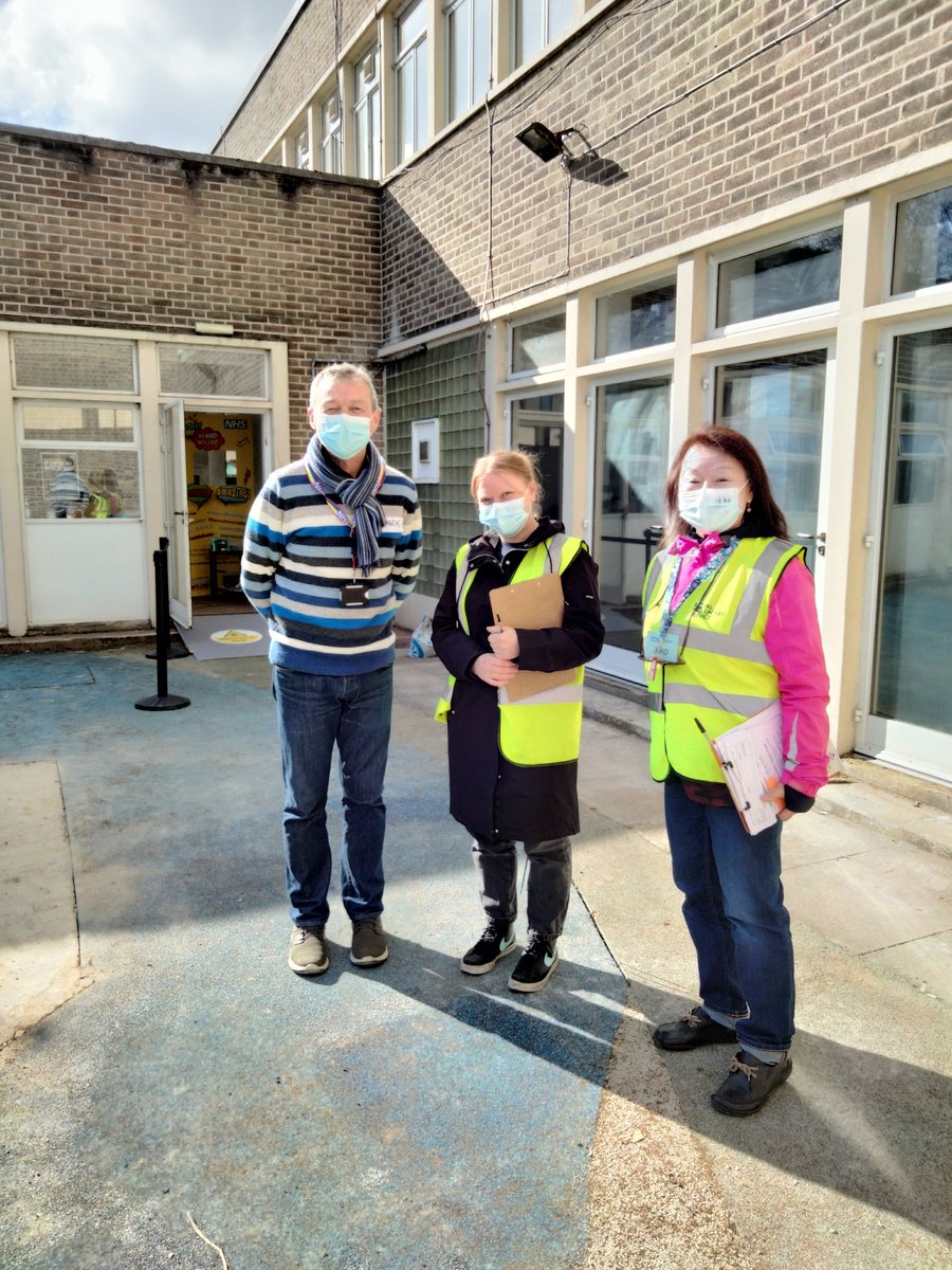 hackneyvaxpack's tweet image. It&apos;s a beautiful Spring day!
John Scott Vaccination Centre is open for walk-ins until 12.30 and from 1.30-4.30. Our lovely #hackneyvaxpack and @NHS_CityHackney team is ready to welcome you 😊.
#SpringBooster #GetVaccinated 
@hackneywick @younghackney