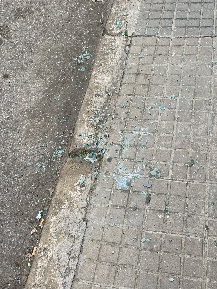 anna_g_p's tweet photo. Al carrer Pasteur de #Terrassa ens llevem així continuament… @jordi_ballart @ajterrassa @PoliciaTrs què hi podem fer? No és només per les destrosses i els vidres continus al carrer, és que si passes pel carrer de matinada et trobes amb la persona que ho està fent… https://t.co/EWbmqdNKaW