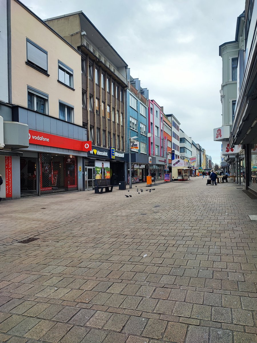 Dem verkaufsoffenen Sonntag auf der Marktstraße schließen sich heute offensichtlich nicht alle Geschäfte an.