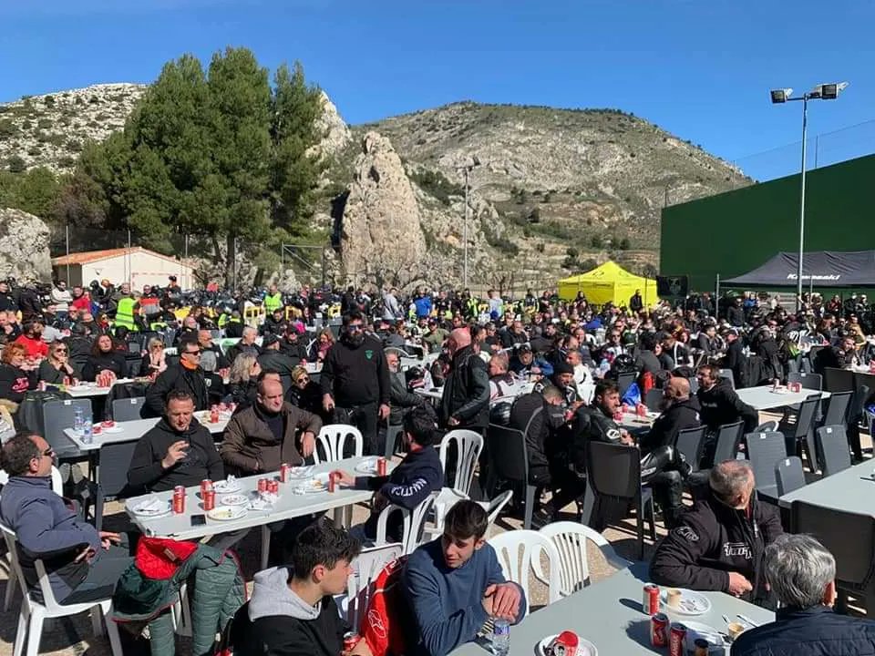 confrideslabdet's tweet photo. [CAS] 👉 Centenares de motoristas se dan cita hoy en el "IV Motoalmuerzo de Confrides" 🏍

Esta deseada y multitudinaria cita está organizada 🤝 por @Zclub_AM y el Ayuntamiento de Confrides / L’Abdet

#MotoAlmuerzoConfrides #Confrides #LAbdet #VisitConfridesLabdet https://t.co/pbco2UloMH