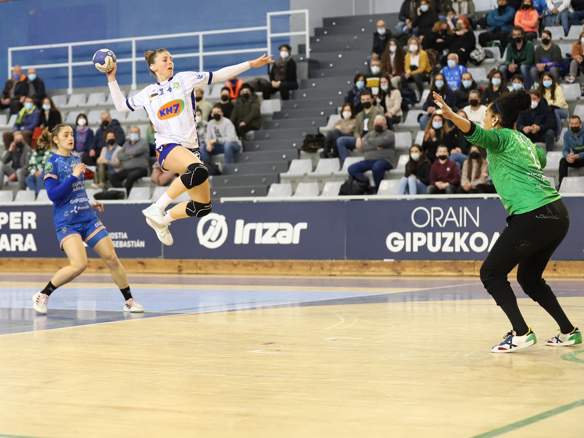 IberdrolaDHF's tweet photo. 📸 ¡Disfruta de las mejores imágenes de la Jornada 20 de la #LigaGuerrerasIberdrola!
 
💚 ¡El miércoles volvemos con más BALONMANO FEMENINO!
 
#SheLovesHandball #LigaGuerrerasIberdrola https://t.co/UQjGKoIidE