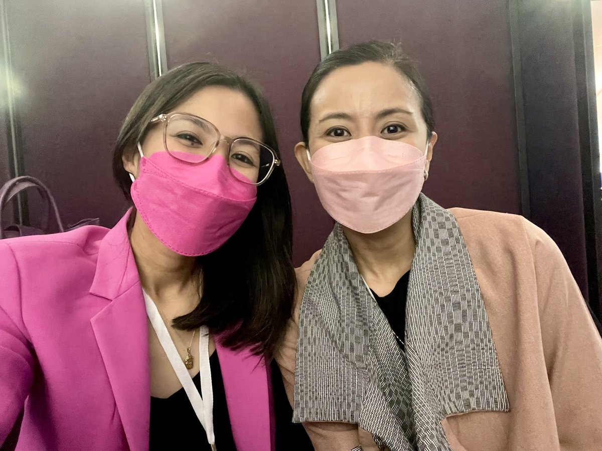 aikarobredo's tweet photo. Back to being @lenirobredo’s cheerleaders today 🌸🌸

#PiliPinasDebates2022  #TaraNaKayLeni https://t.co/B4aBEP7z56