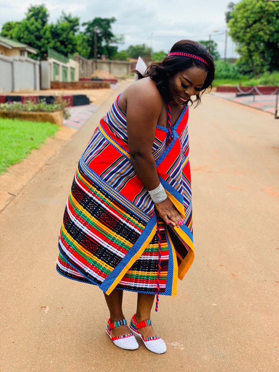 FunoDesigns's tweet photo. A beautiful Venda bride for a perfect traditional wedding wearing our shoes. 

We take pride in making our brides look and feel good 🤌🏾 https://t.co/ASl6Ad9RkN