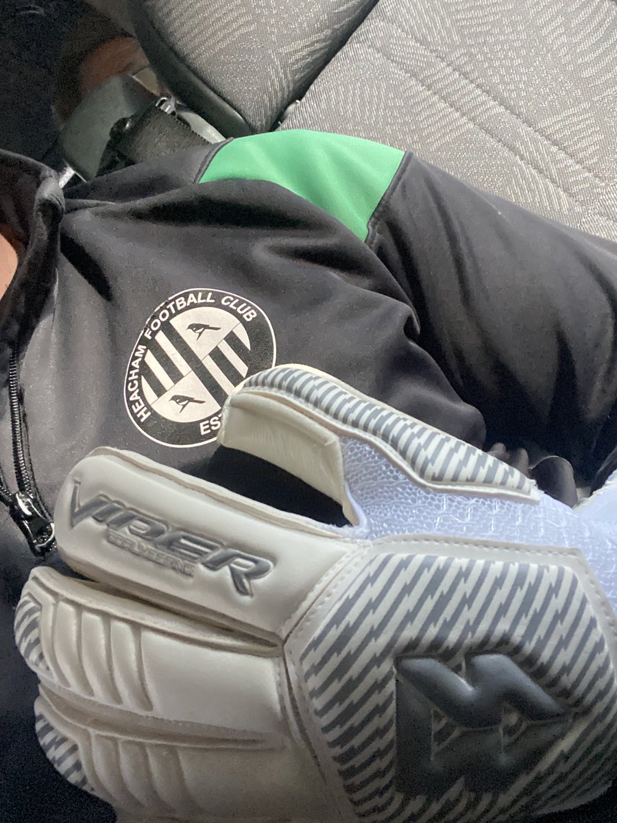 SamPishorn's tweet photo. Massive thankyou to @arber_boy and @OffsideTrust for the gloves! Cant wait to use them when im fit again! Make sure you check out all the great work that @OffsideTrust do #greatguys #UTH https://t.co/qBg2dVEtf2