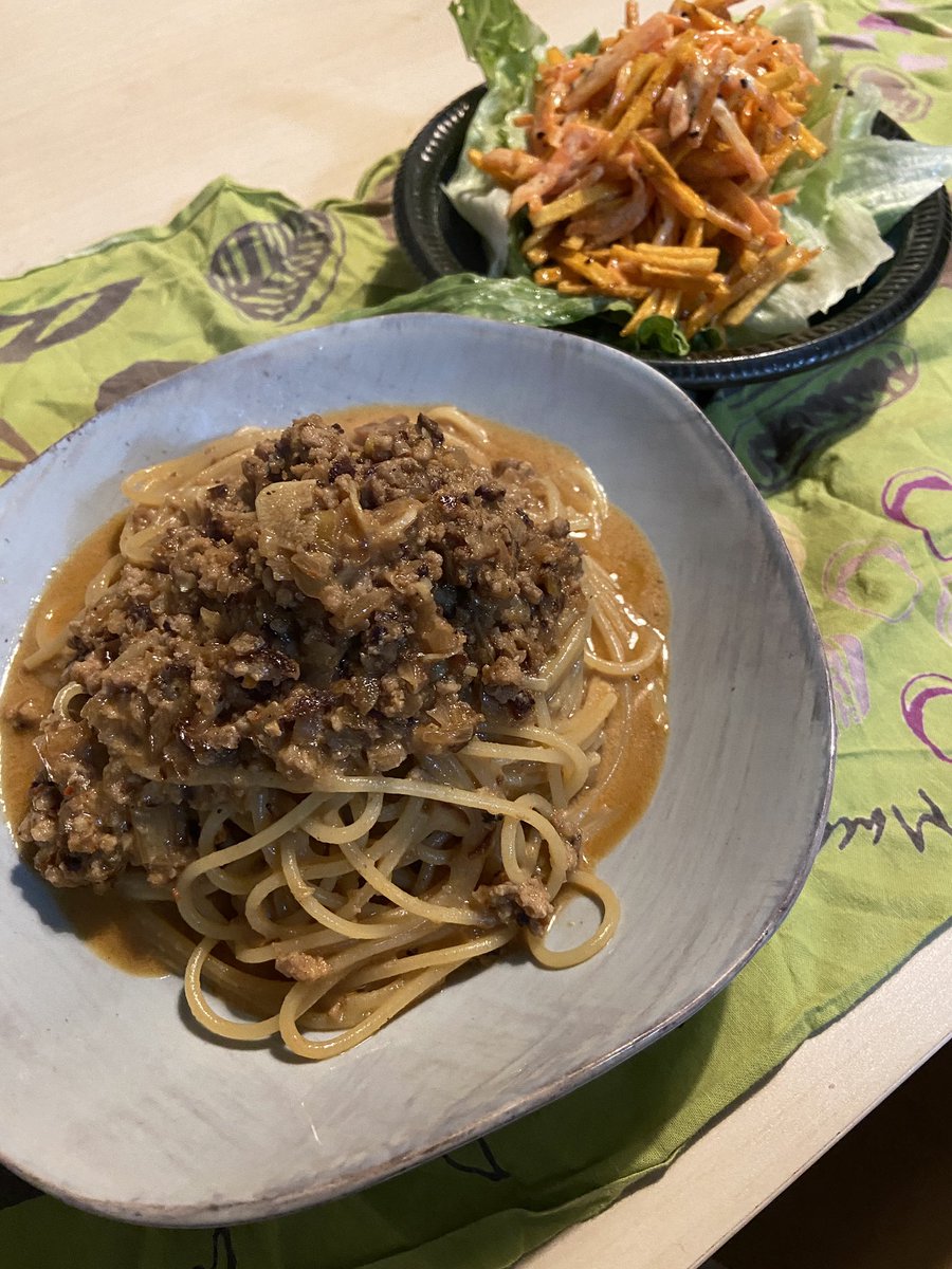 tabemonotaro's tweet photo. 坦々麺風ポロネーゼ https://t.co/wOputVZ0dj