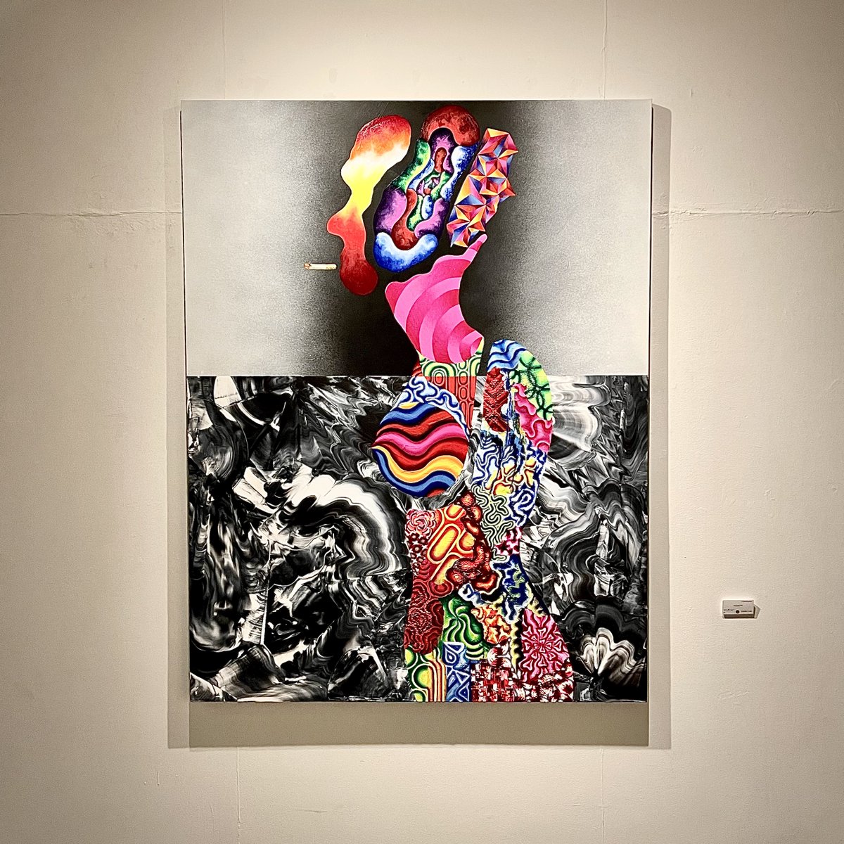 Kotarohoshiyama's tweet photo. 鈴木一世君の個展。後期は、人物や花々を中心に展開。バロック期に、ヴァニタスという静物画のジャンルが流行し、そこでは植物や髑髏がニヒリズムを象徴して描かれた。本個展の人物や花はヴァニタスを再解釈したとの事。
●roid works gallery（湯島・東京）2022.4.2-4.10 12:00-19:00 最終日-18:00 https://t.co/9jBnLRg3pc