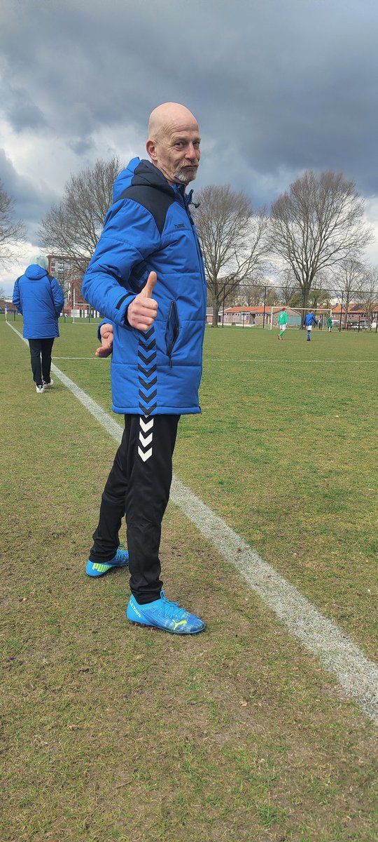 Tubanters4's tweet photo. Na een rustige 1e helft, ging het in de 2e helft wel héél snel! 
De één na de ander vloog er in! 

We gingen met niet 1, niet 2 maar 3-0 van het veld💪

#TBS4 #tubanters #kelderklasse https://t.co/wweZ01XS7f